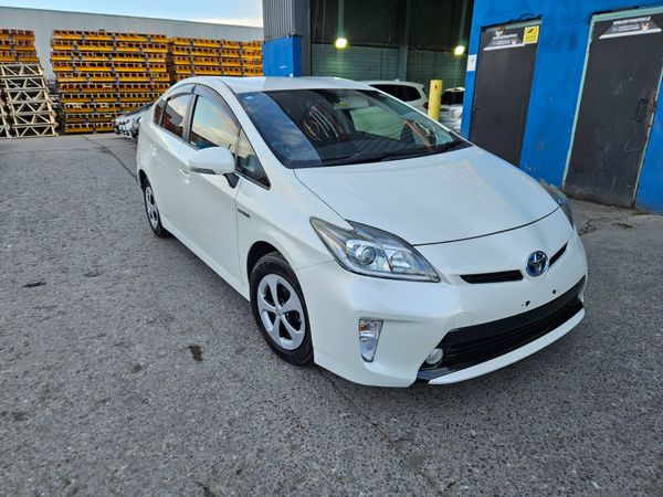 Toyota Prius Hatchback, Petrol Hybrid, 2014, White