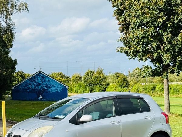 Toyota Vitz Hatchback, Petrol, 2005, Silver