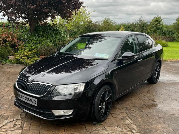 Skoda Octavia Saloon, Diesel, 2015, Black