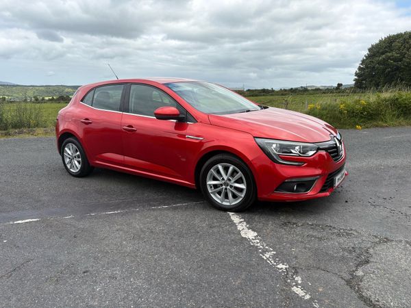 Renault Megane Hatchback, Diesel, 2017, Red