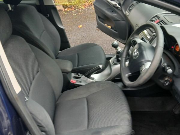 Toyota Auris Hatchback, Petrol, 2012, Blue
