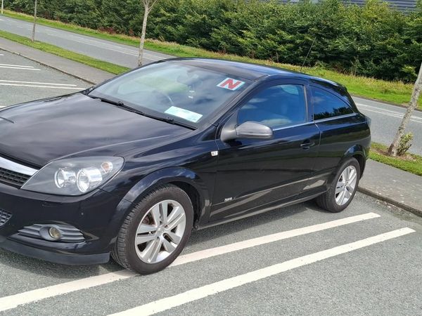 Vauxhall Astra Hatchback, Petrol, 2010, Black