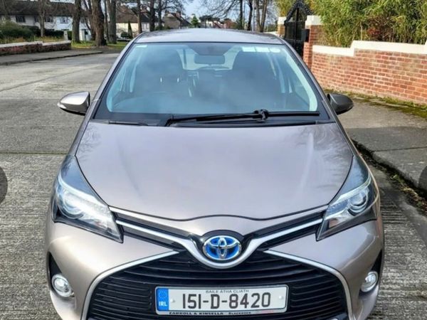 Toyota Yaris Hatchback, Petrol Hybrid, 2015, Beige