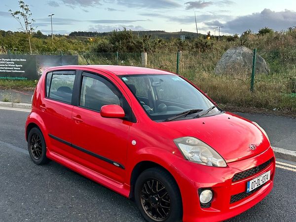 Daihatsu Sirion Hatchback, Petrol, 2007, Red