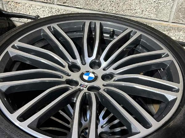 BMW 5-Series Saloon, Petrol Plug-in Hybrid, 2018, Blue