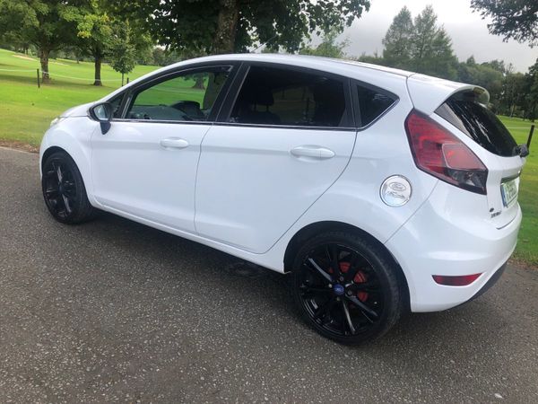 Ford Fiesta Hatchback, Petrol, 2011, White