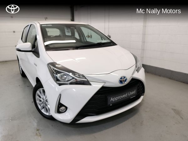 Toyota Yaris Hatchback, Petrol Hybrid, 2017, White