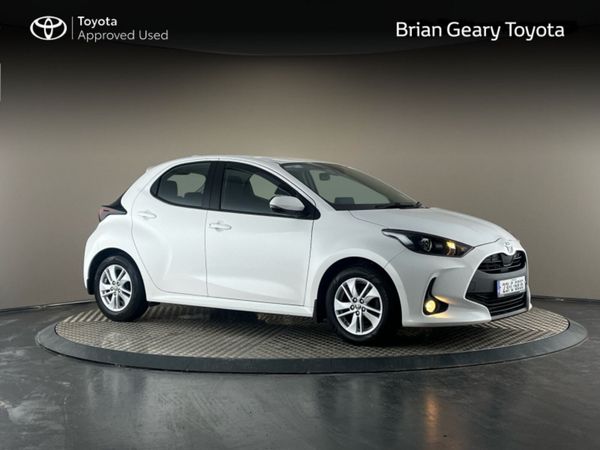 Toyota Yaris Hatchback, Petrol, 2023, White
