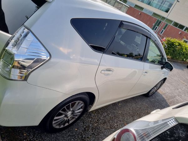 Toyota Prius Hatchback, Petrol Hybrid, 2013, White