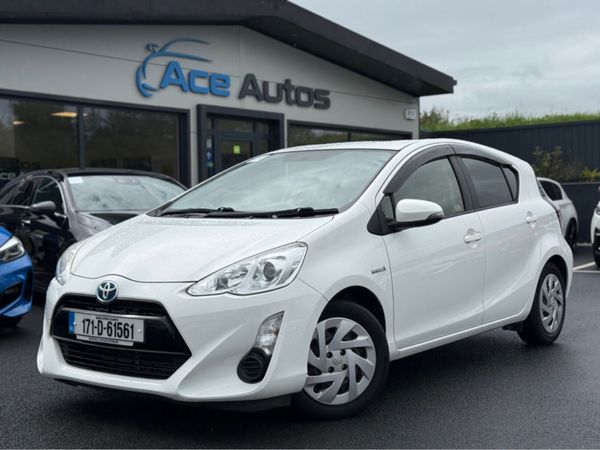 Toyota Aqua Hatchback, Petrol Hybrid, 2017, White
