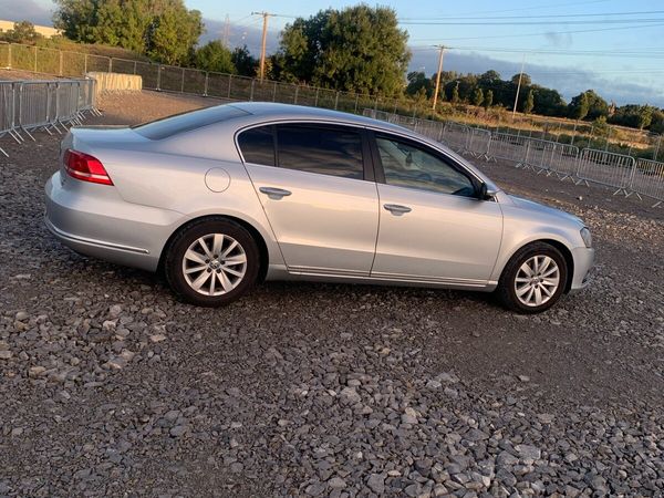Volkswagen Passat Saloon, Diesel, 2013, Silver