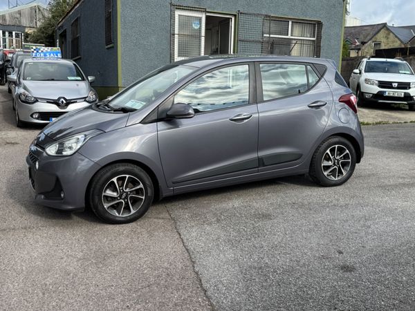 Hyundai i10 Hatchback, Petrol, 2017, Grey