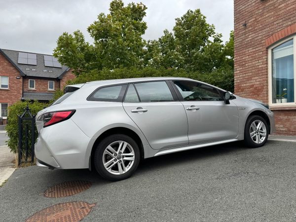 Toyota Corolla Estate/Jeep, Petrol Hybrid, 2020, Grey