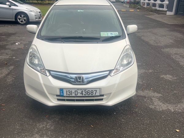 Honda Fit Hatchback, Petrol Hybrid, 2013, White