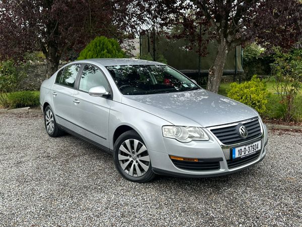 Volkswagen Passat Saloon, Diesel, 2010, Silver