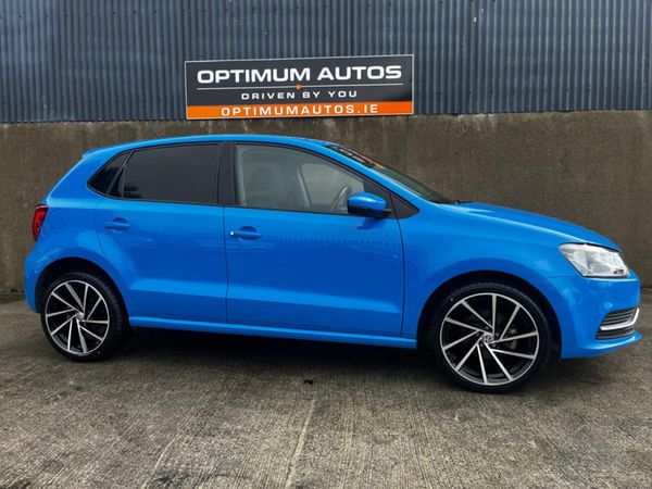 Volkswagen Polo Hatchback, Petrol, 2015, Blue