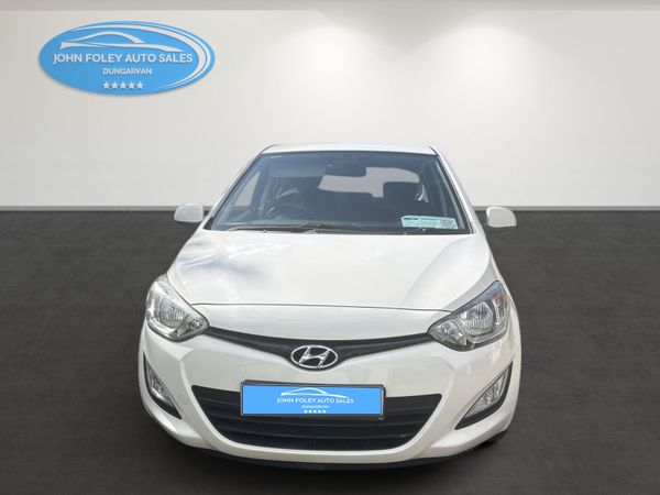 Hyundai i20 Hatchback, Petrol, 2014, White