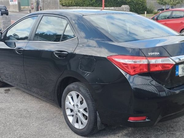 Toyota Corolla Saloon, Petrol, 2016, Black