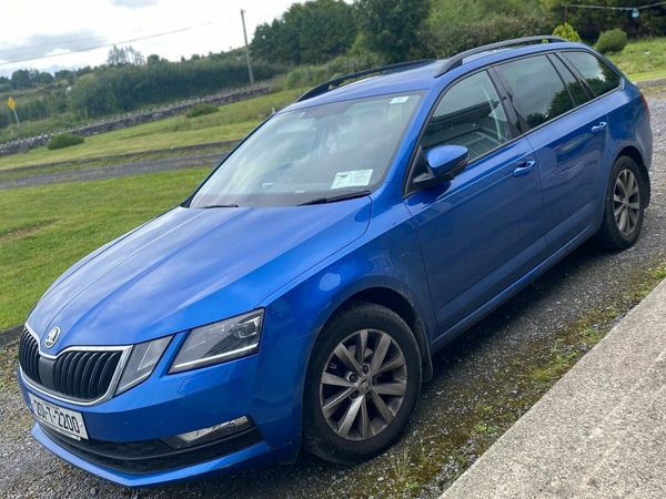 Skoda Octavia Estate, Diesel, 2020, Blue