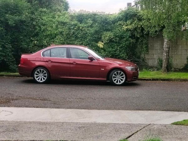 BMW 3-Series Saloon, Petrol, 2011, Red