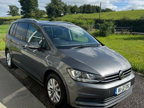 Volkswagen Touran MPV, Diesel, 2016, Grey