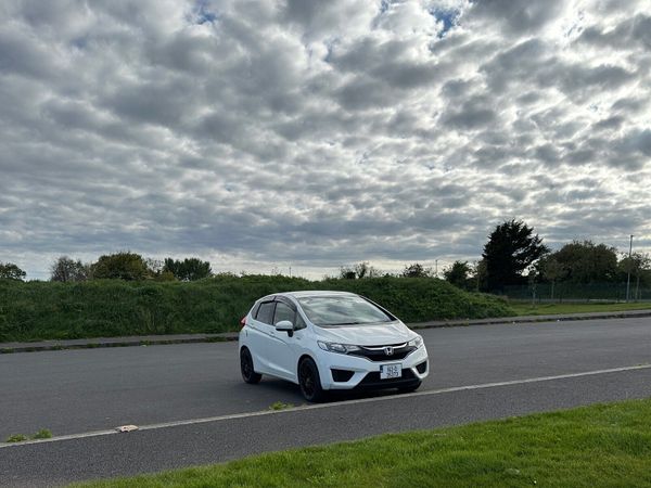 Honda Fit Hatchback, Petrol Hybrid, 2016, White