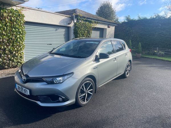 Toyota Auris MPV, Petrol Hybrid, 2018, Grey