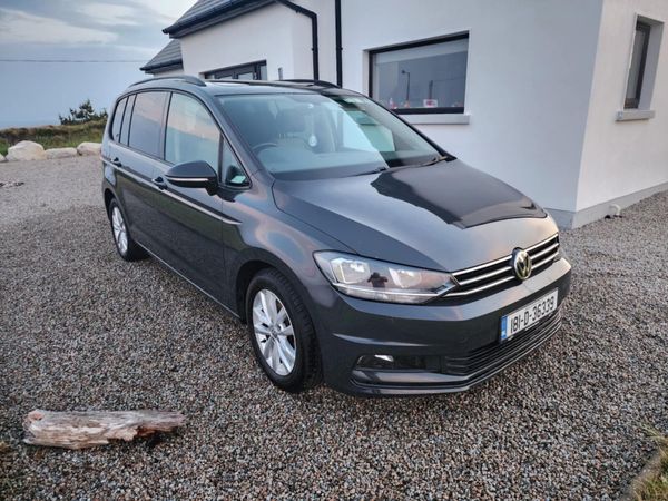 Volkswagen Touran MPV, Petrol, 2018, Grey