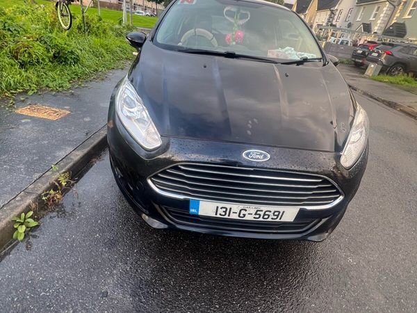 Ford Fiesta Hatchback, Petrol, 2013, Black