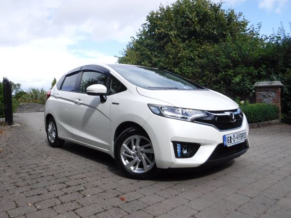 Honda Fit Hatchback, Petrol Hybrid, 2016, White