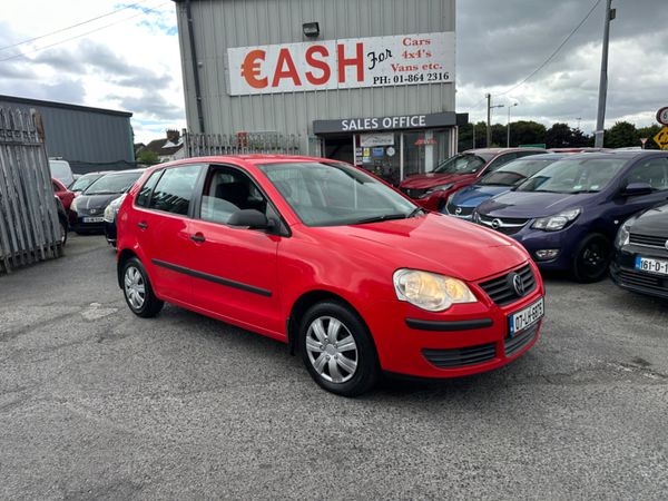 Volkswagen Polo Hatchback, Petrol, 2007, Red
