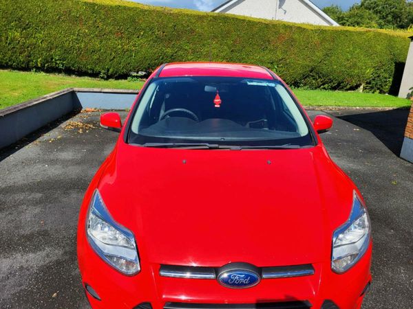 Ford Focus Hatchback, Diesel, 2014, Red