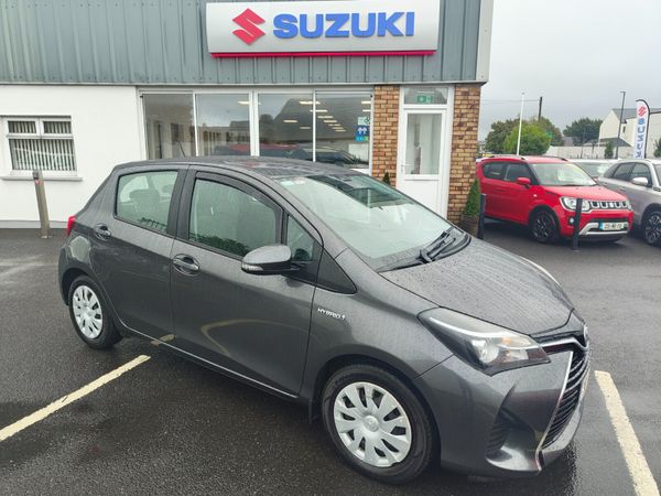 Toyota Yaris Hatchback, Petrol Hybrid, 2016, Grey