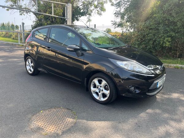 Ford Fiesta Hatchback, Diesel, 2011, Black