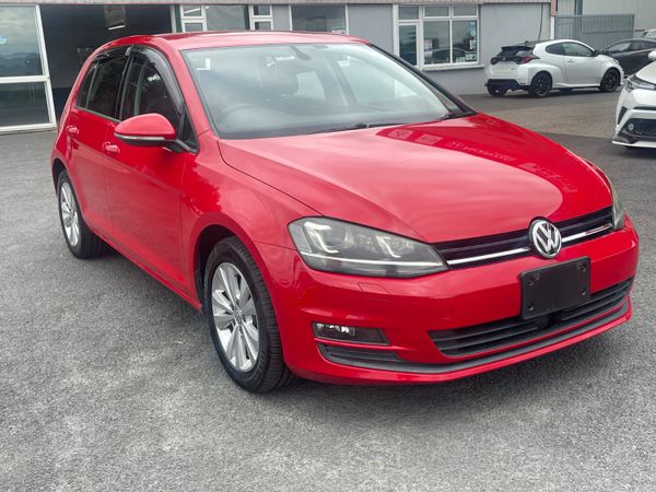 Volkswagen Golf Hatchback, Petrol, 2014, Red
