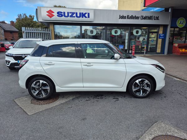 Suzuki Swift Hatchback, Petrol Hybrid, 2025, White