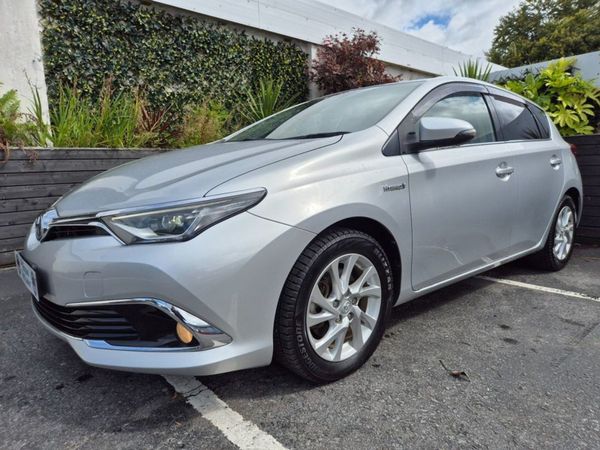 Toyota Auris Hatchback, Hybrid, 2017, Silver