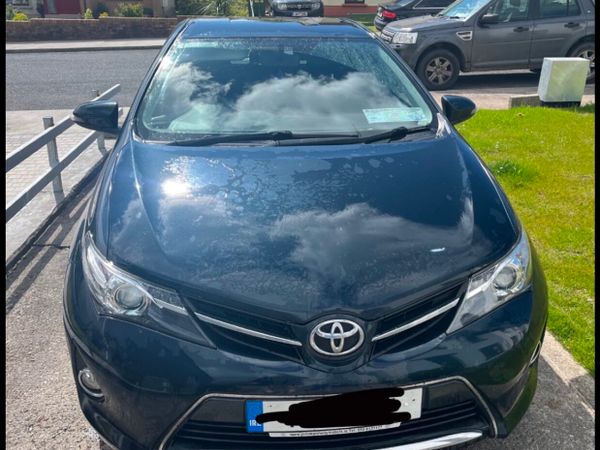 Toyota Auris Hatchback, Diesel, 2014, Black