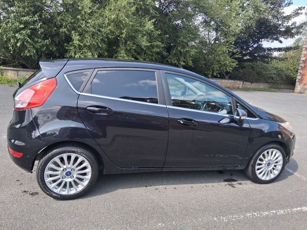 Ford Fiesta Hatchback, Diesel, 2014, Black