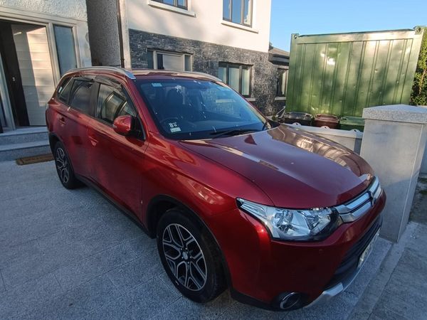 Mitsubishi Outlander SUV, Diesel, 2015, Red