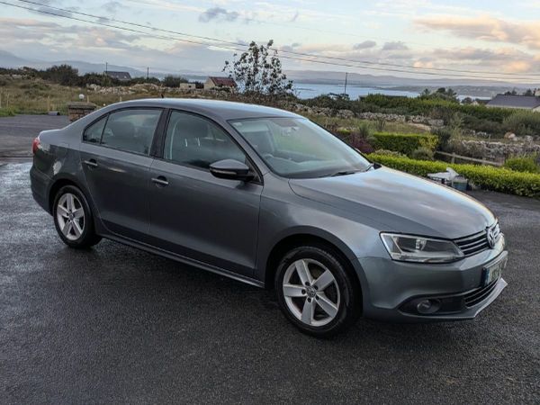 Volkswagen Jetta Saloon, Diesel, 2013, Grey