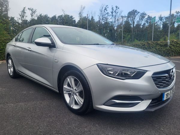 Opel Insignia Hatchback, Diesel, 2019, Grey