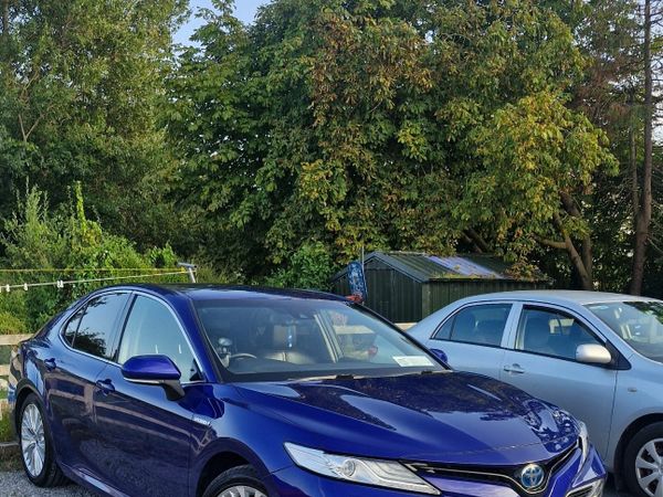 Toyota Camry Saloon, Petrol Hybrid, 2020, Blue