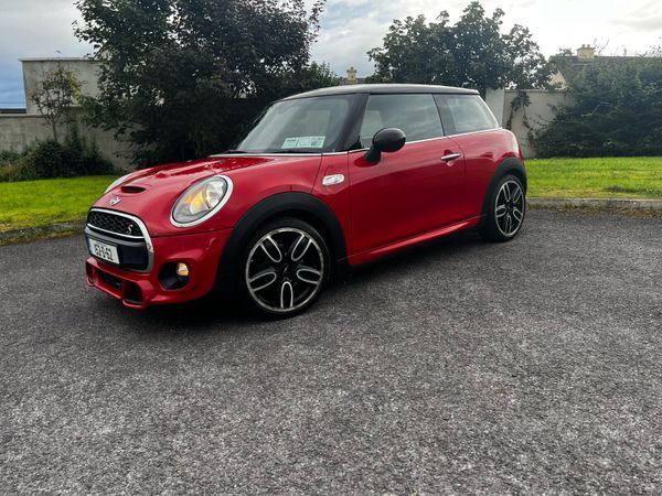 Mini Cooper Hatchback, Diesel, 2015, Red