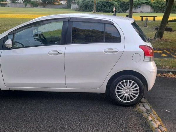 Toyota Vitz Hatchback, Petrol, 2010, White