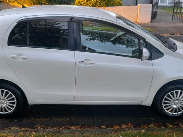 Toyota Vitz Hatchback, Petrol, 2010, White
