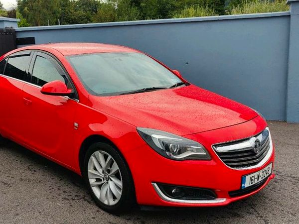 Vauxhall Insignia Hatchback, Diesel, 2016, Red