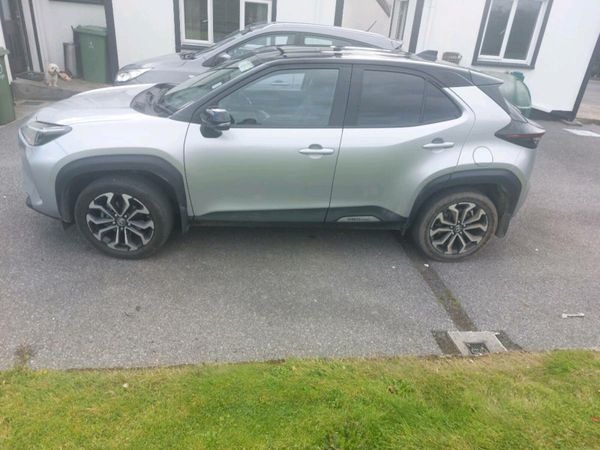 Toyota Yaris Cross Hatchback, Petrol Hybrid, 2022, Grey