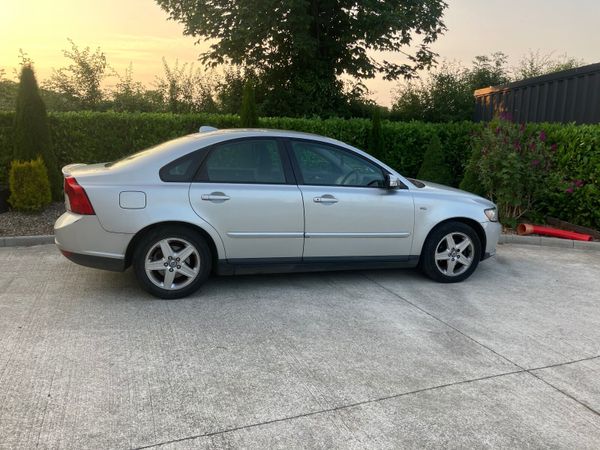 Volvo S40 Saloon, Diesel, 2009, Silver
