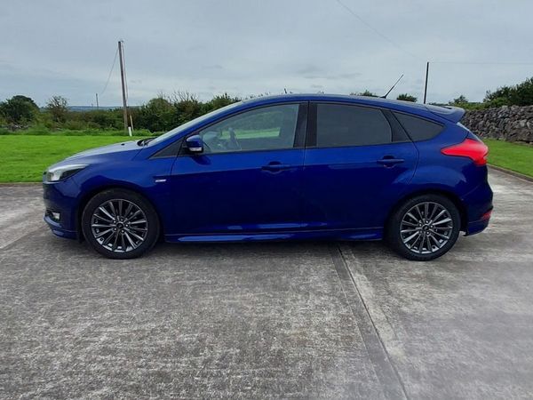 Ford Focus Hatchback, Diesel, 2017, Blue